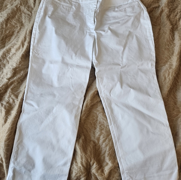 White Ann Taylor Capri Pants - Picture 5 of 5